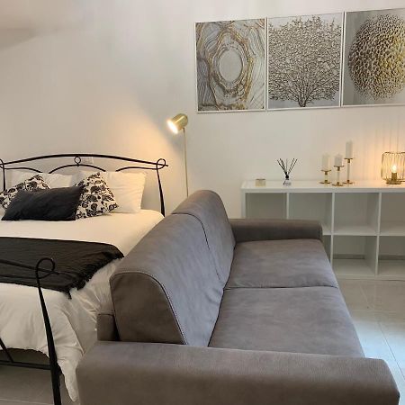 Luxury Apartment In Rome Countryside - Francigena كامباغنانو دي روما المظهر الخارجي الصورة